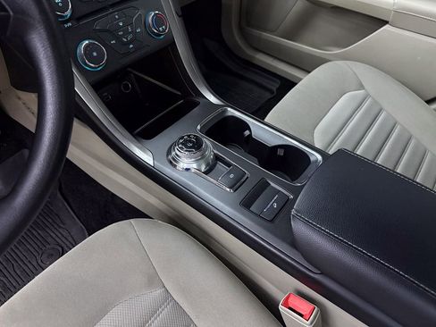 Used 2018 Ford Fusion SE FWD image 13