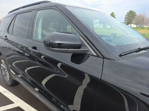 Used 2023 Ford Explorer XLT w/ Equipment Group 202A image 5