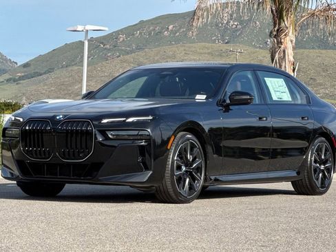 New 2026 BMW 760i xDrive w/ Premium Package image 7
