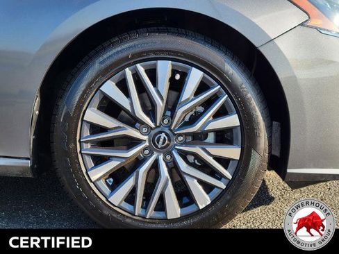 Used 2024 Nissan Altima 2.5 SV image 12