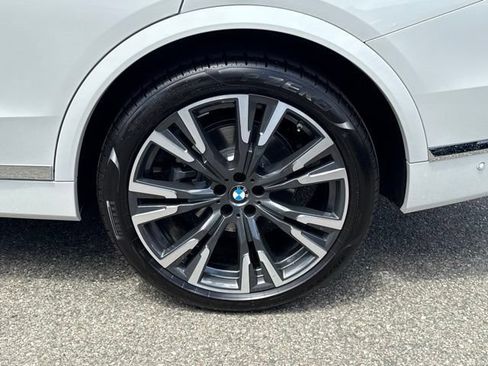 Used 2026 BMW X7 xDrive40i AWD/4WD image 14