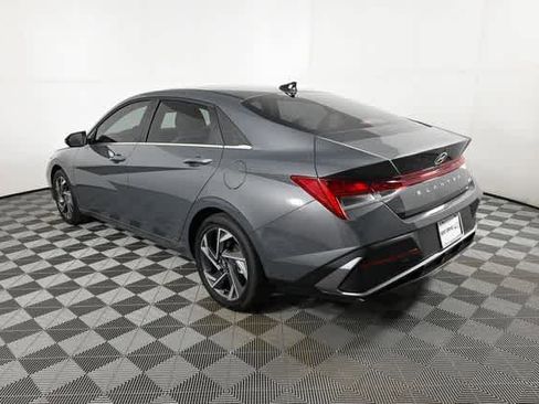 New 2025 Hyundai Elantra Limited image 4