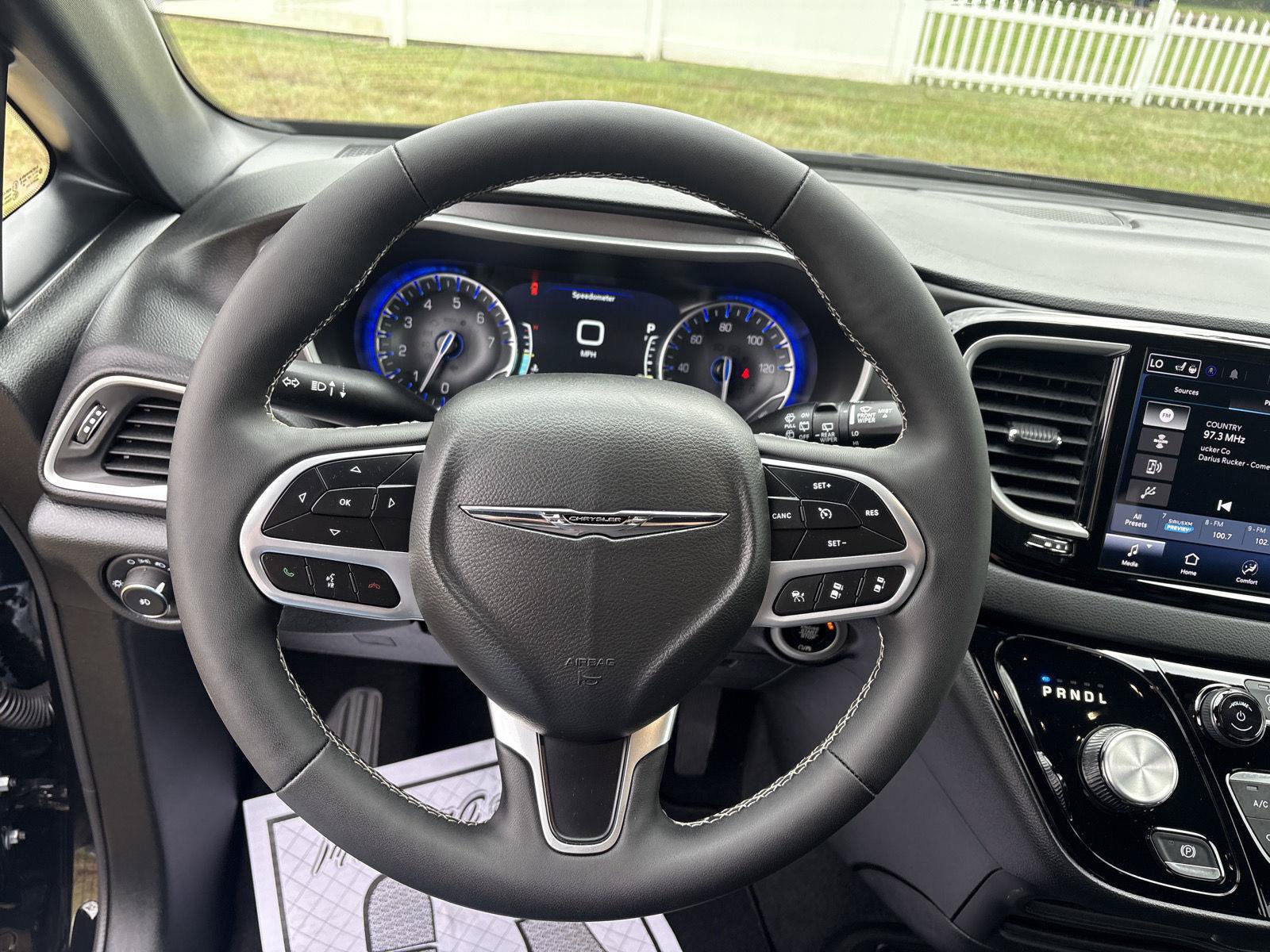 Used 2026 Chrysler Pacifica Select FWD image 18