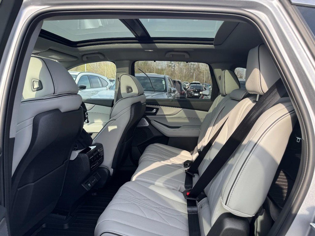 Certified 2026 Acura MDX w/ Advance Package AWD/4WD image 6