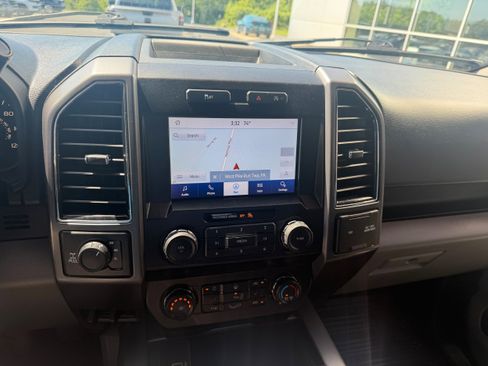 Used 2019 Ford F150 XLT w/ Equipment Group 302A Luxury AWD/4WD image 26