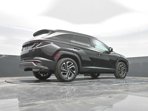 Certified 2025 Hyundai Tucson Limited image 36