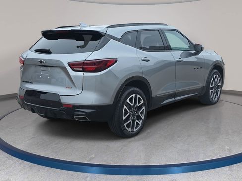 Used 2023 Chevrolet Blazer RS w/ Enhanced Convenience Package image 5