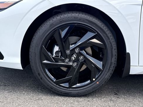 New 2026 Hyundai Elantra SEL Sport Premium FWD image 12