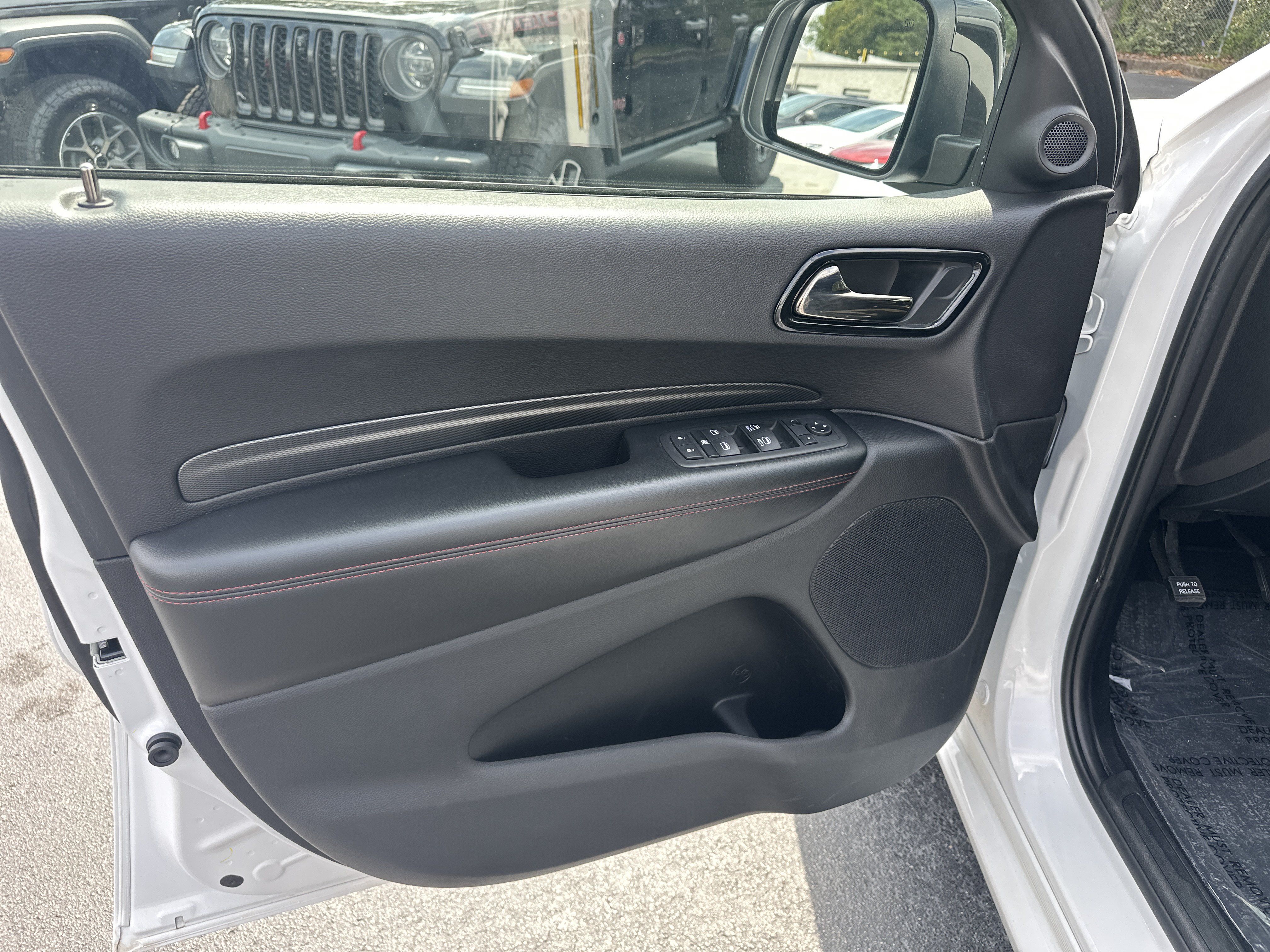 Used 2025 Dodge Durango GT w/ Blacktop Package RWD image 12