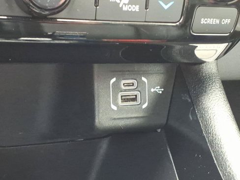 Used 2025 Jeep Compass Limited AWD/4WD image 17