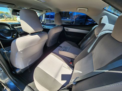 Used 2018 Toyota Corolla LE image 11