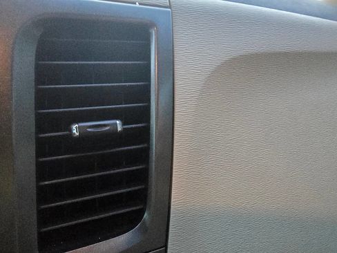 Used 2013 Toyota Sienna XLE image 31