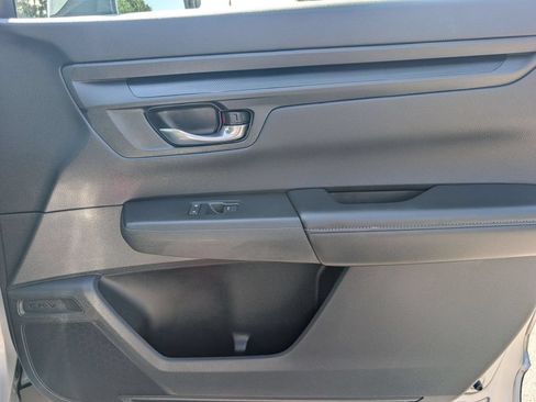 Used 2025 Honda CR-V LX image 31