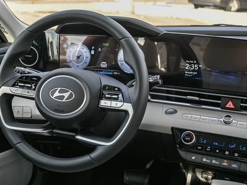 New 2026 Hyundai Elantra Limited image 18