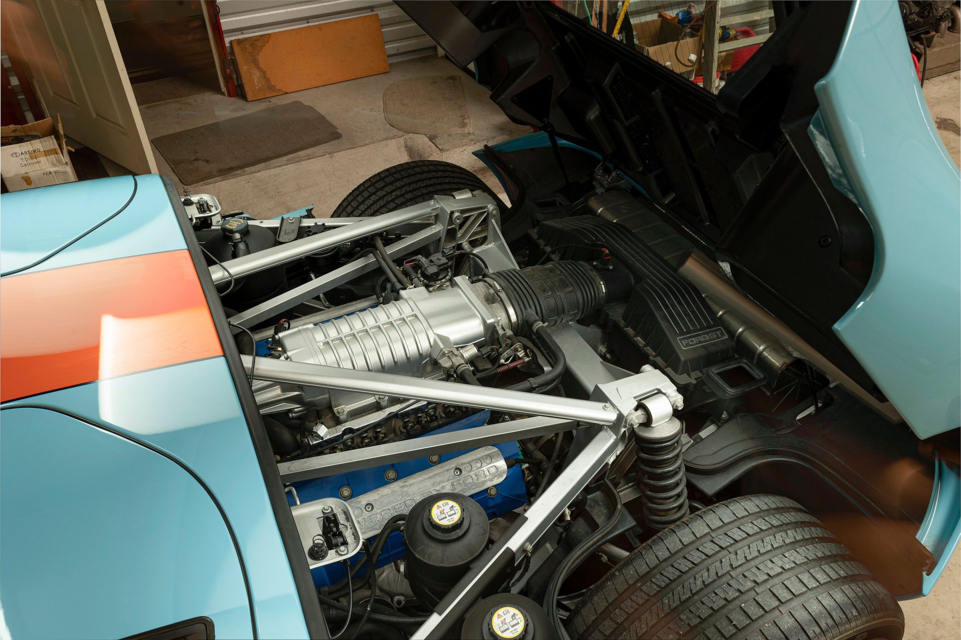 Used 2006 Ford GT RWD image 3