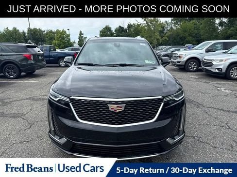 Used 2024 Cadillac XT6 Premium Luxury w/ Technology Package AWD/4WD image 2