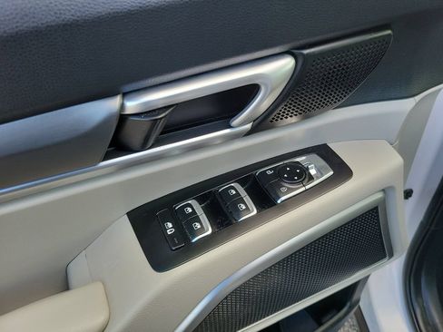 Used 2022 Kia Telluride S FWD image 18