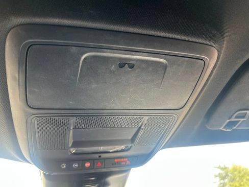 Used 2025 Buick Enclave Preferred FWD image 18