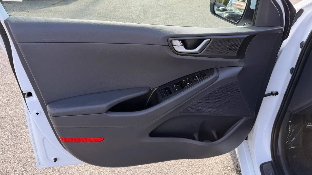 Used 2019 Hyundai Ioniq Limited FWD image 10