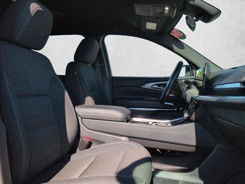 Used 2024 Chevrolet Traverse LT FWD image 21