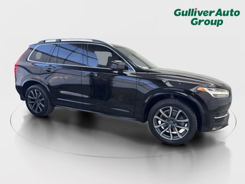Used 2019 Volvo XC90 T5 Momentum w/ Multimedia Package image 8