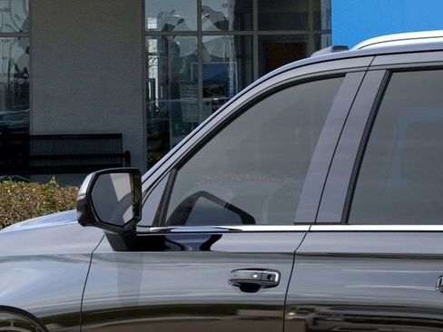 New 2026 Chevrolet Suburban Premier image 13