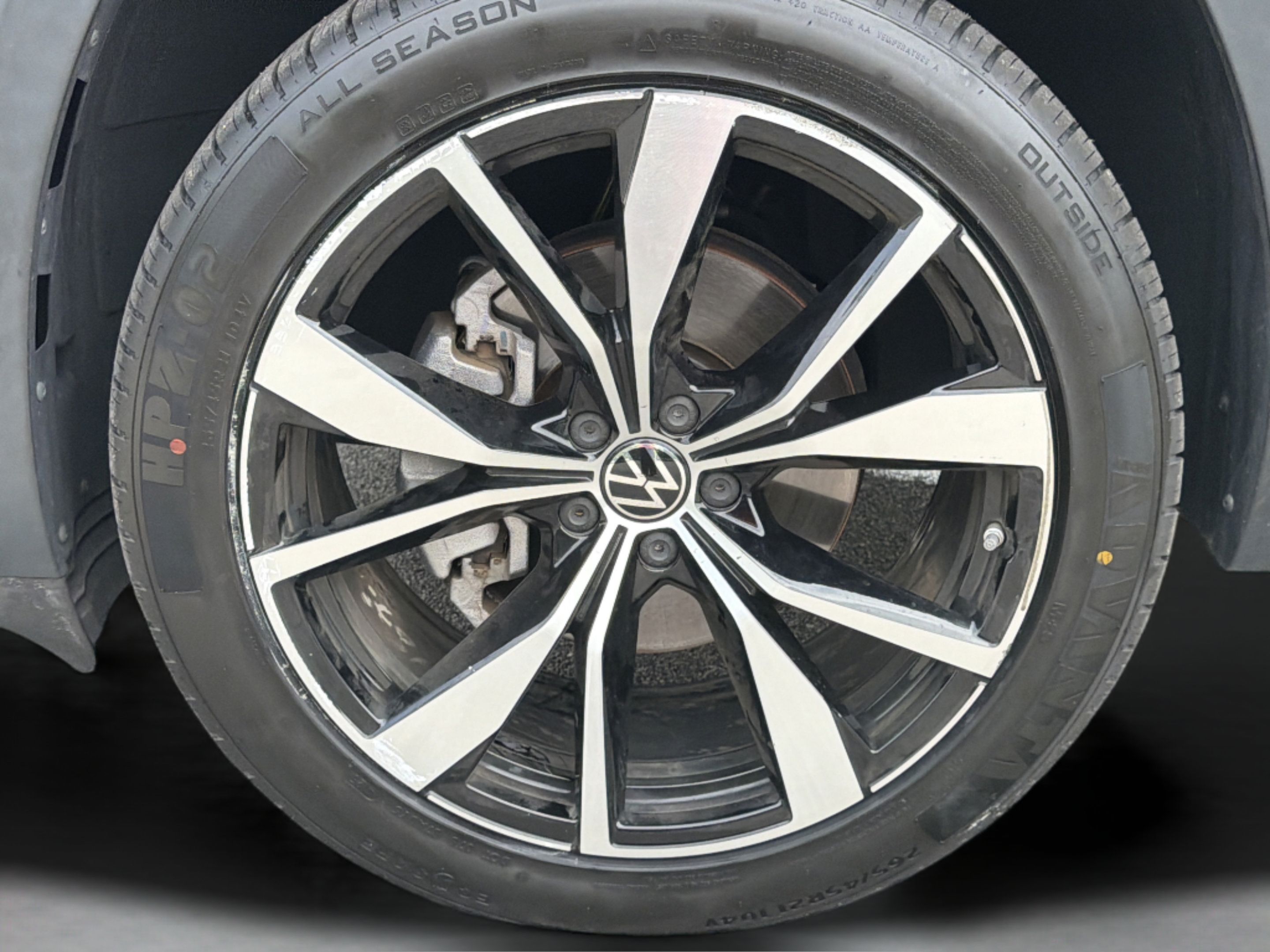 Used 2024 Volkswagen Atlas SEL Premium R-Line AWD/4WD image 32
