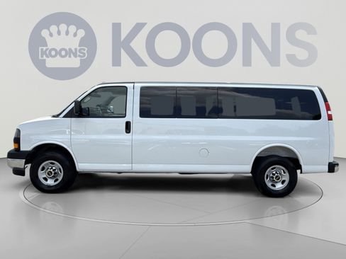 Used 2025 GMC Savana 3500 LT w/ LT Preferred Equipment Group RWD image 2