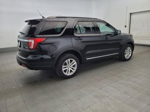 Used 2018 Ford Explorer XLT w/ Equipment Group 202A image 10