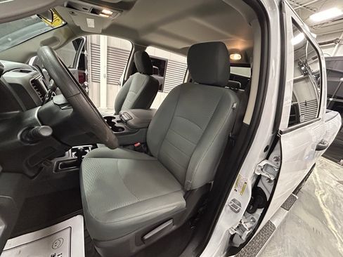 Used 2018 RAM 2500 Tradesman w/ Chrome Appearance Group image 8