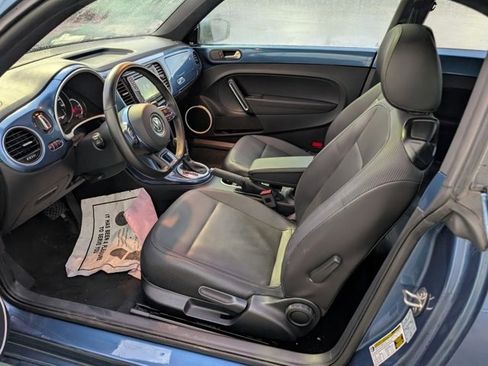 Used 2019 Volkswagen Beetle 2.0T SE image 2