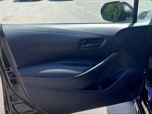 Used 2025 Toyota Corolla LE FWD image 9
