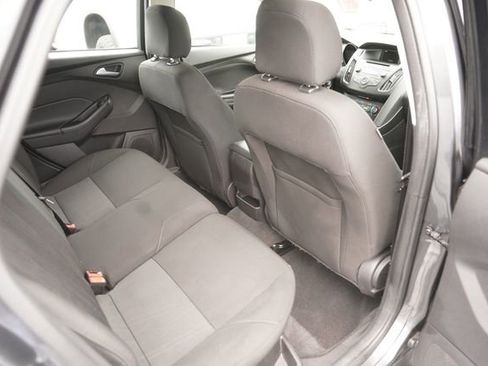 Used 2017 Ford Focus SE image 18