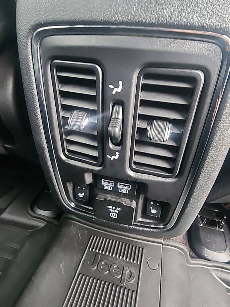 Used 2018 Jeep Grand Cherokee Limited AWD/4WD image 17