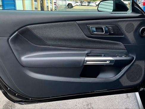 Used 2025 Ford Mustang Coupe image 20