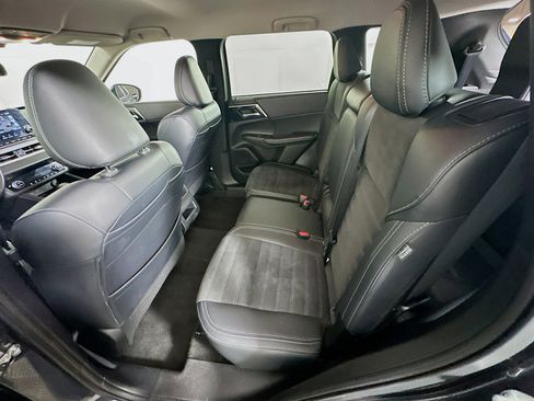 Used 2024 Mitsubishi Outlander SE image 26