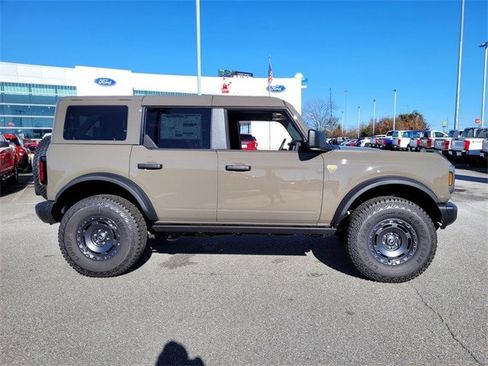 New 2025 Ford Bronco Badlands w/ Sasquatch Package image 10