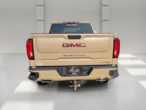 Used 2022 GMC Sierra 1500 AT4 w/ AT4 Premium Package AWD/4WD image 4