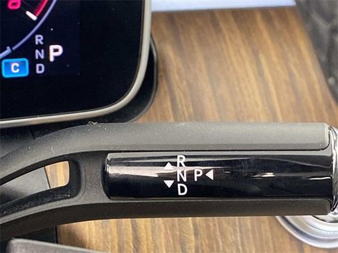 Used 2025 Mercedes-Benz C 300 4MATIC Sedan image 19