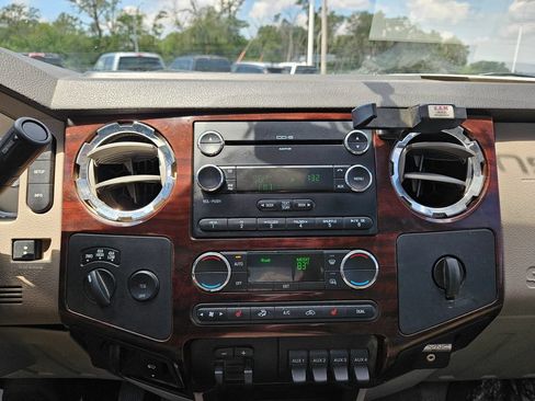 Used 2010 Ford F250 4x4 Crew Cab Super Duty image 14
