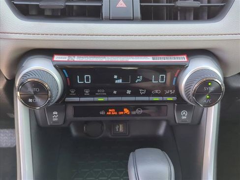 Used 2025 Toyota RAV4 XLE w/ Convenience Package FWD image 21