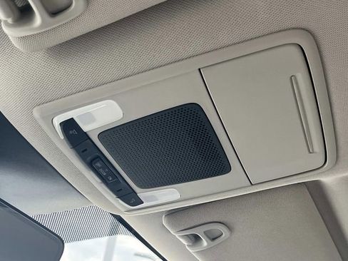 Used 2025 Honda Pilot EX-L image 36