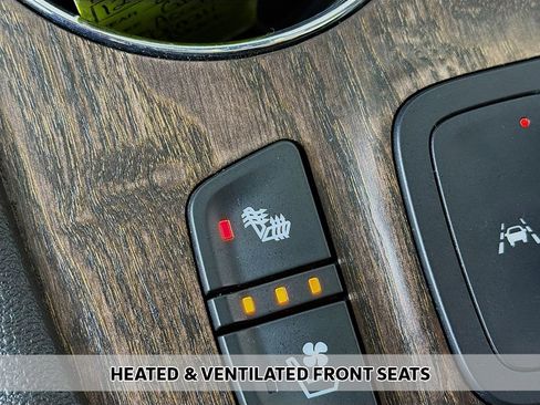 Used 2023 GMC Acadia Denali w/ Denali Ultimate Package image 10