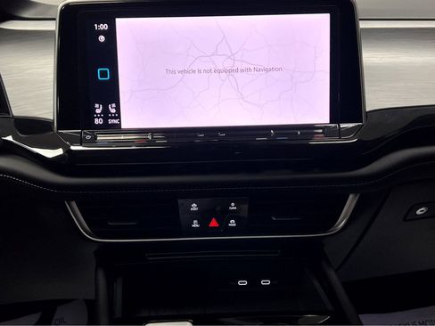 Used 2025 Volkswagen Atlas Cross Sport SE w/ Black Wheel Package image 34