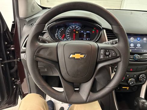 Used 2021 Chevrolet Trax LS FWD image 14