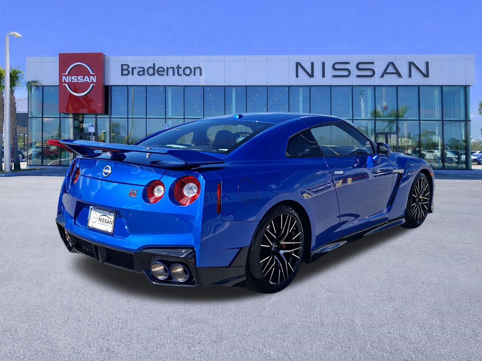 Used 2024 Nissan GT-R AWD/4WD image 5