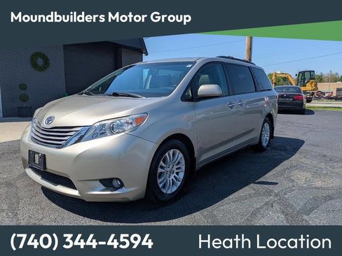 Used 2016 Toyota Sienna XLE w/ XLE Navigation Package image 1