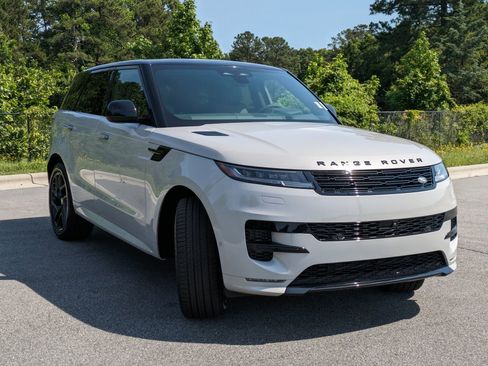 New 2025 Land Rover Range Rover Sport Dynamic SE image 4