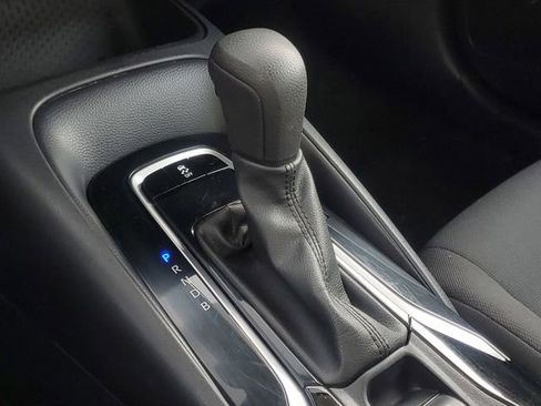 Used 2022 Toyota Corolla LE image 19