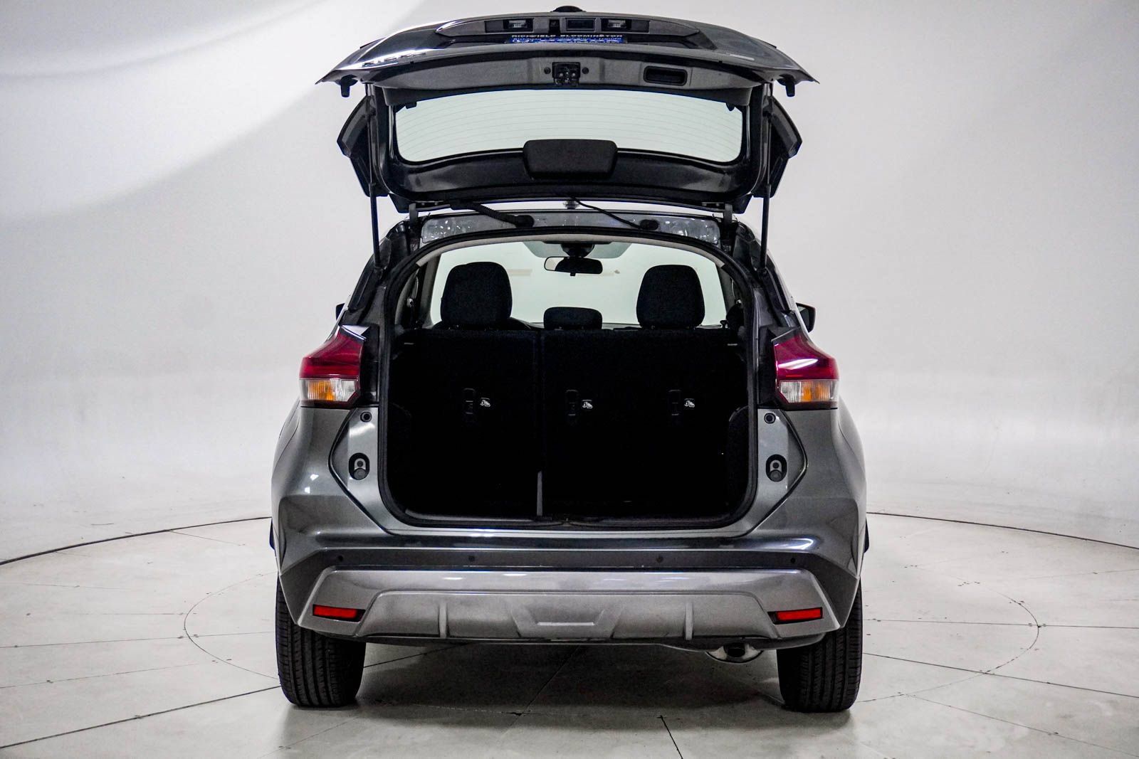 Used 2023 Nissan Kicks S FWD image 8